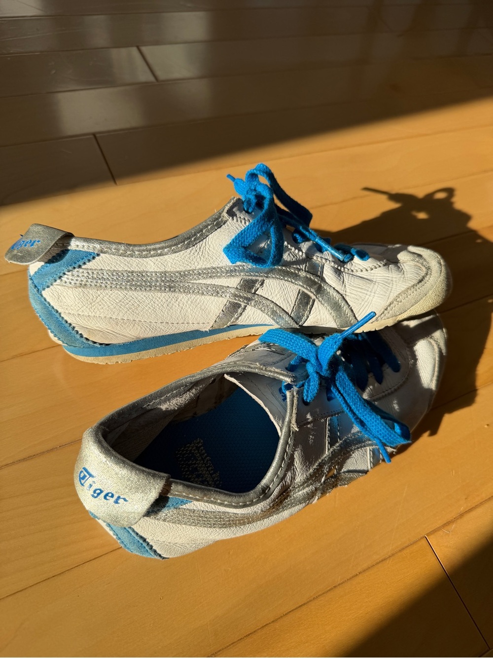 Onitsuka Tiger Mexico 66 sneakers blue silver white women’s size 6